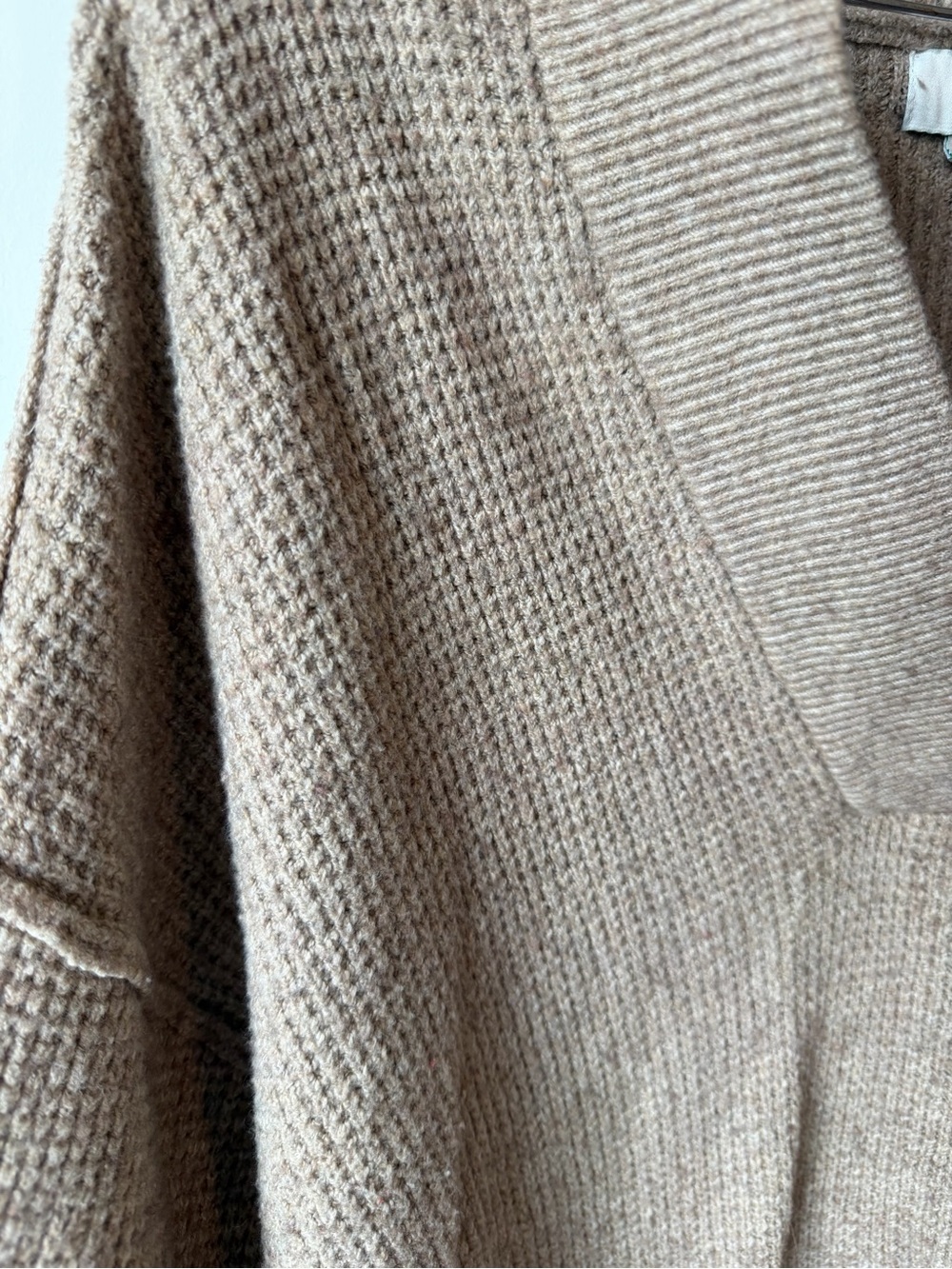 ⚡️Aerie Cozy V-Neck Hooded Sweater in Light Taupe - Picture 2 of 4
